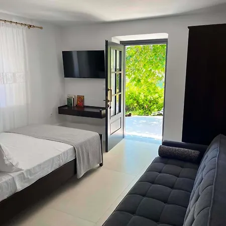 Yayas Family House Apartment